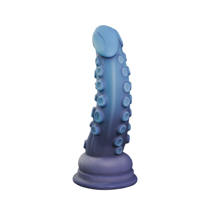 El Primer Hijo del Abismo tentacle dildo covered in suction cups, side profile — platinum silicone fantasy toy handmade in Spain by ClimaxLab.