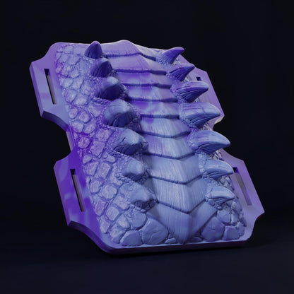 Detalle de la cresta de aletas curvadas del grinder Emperatriz Dragona de ClimaxLab