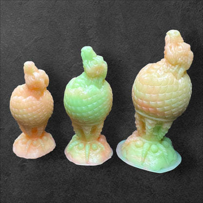 The Fire Egg Fantasy Plug. Œuf de dragon texturé avec tête en éclosion à la pointe et base de sécurité en griffe de dragon sculptée. Silicone Platine par ClimaxLab.